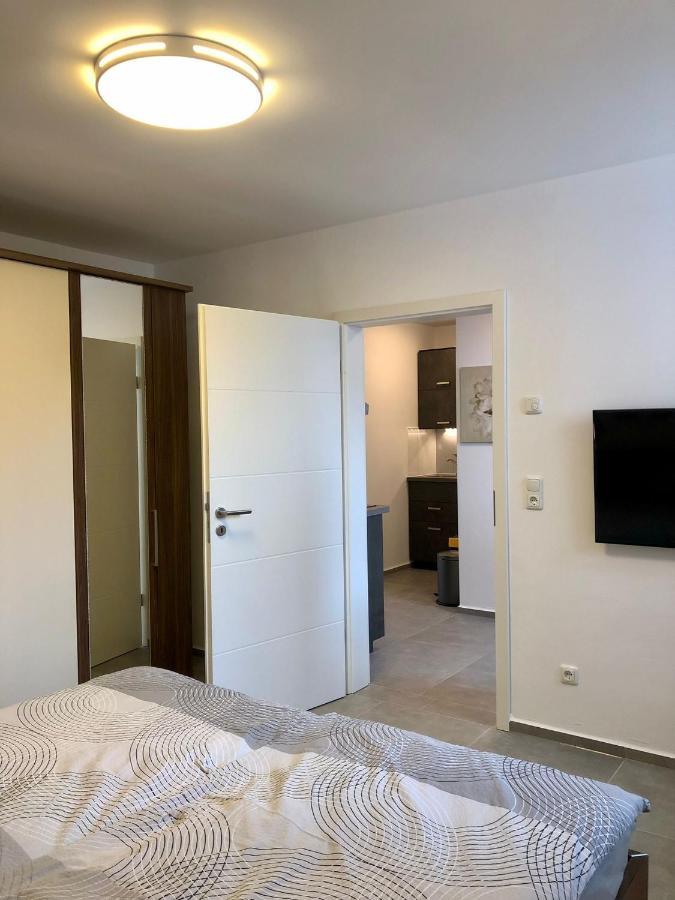 Erdgeschoss-Appartement Mit Seeterasse Ahrensbok Экстерьер фото